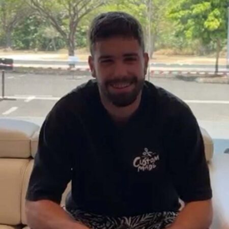 Duje Ljubic during his visit to European Wellness, where Sabah FC players underwent recovery and performance-support sessions. Duje Ljubic during his visit to European Wellness, where Sabah FC players underwent recovery and performance-support sessions.